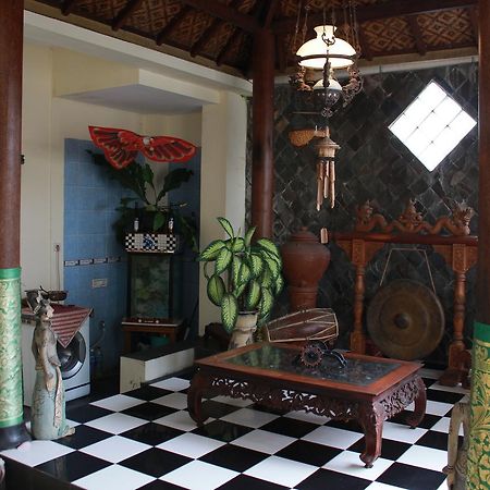 La Javanaise Home Stay Malioboro Yogyakarta Extérieur photo